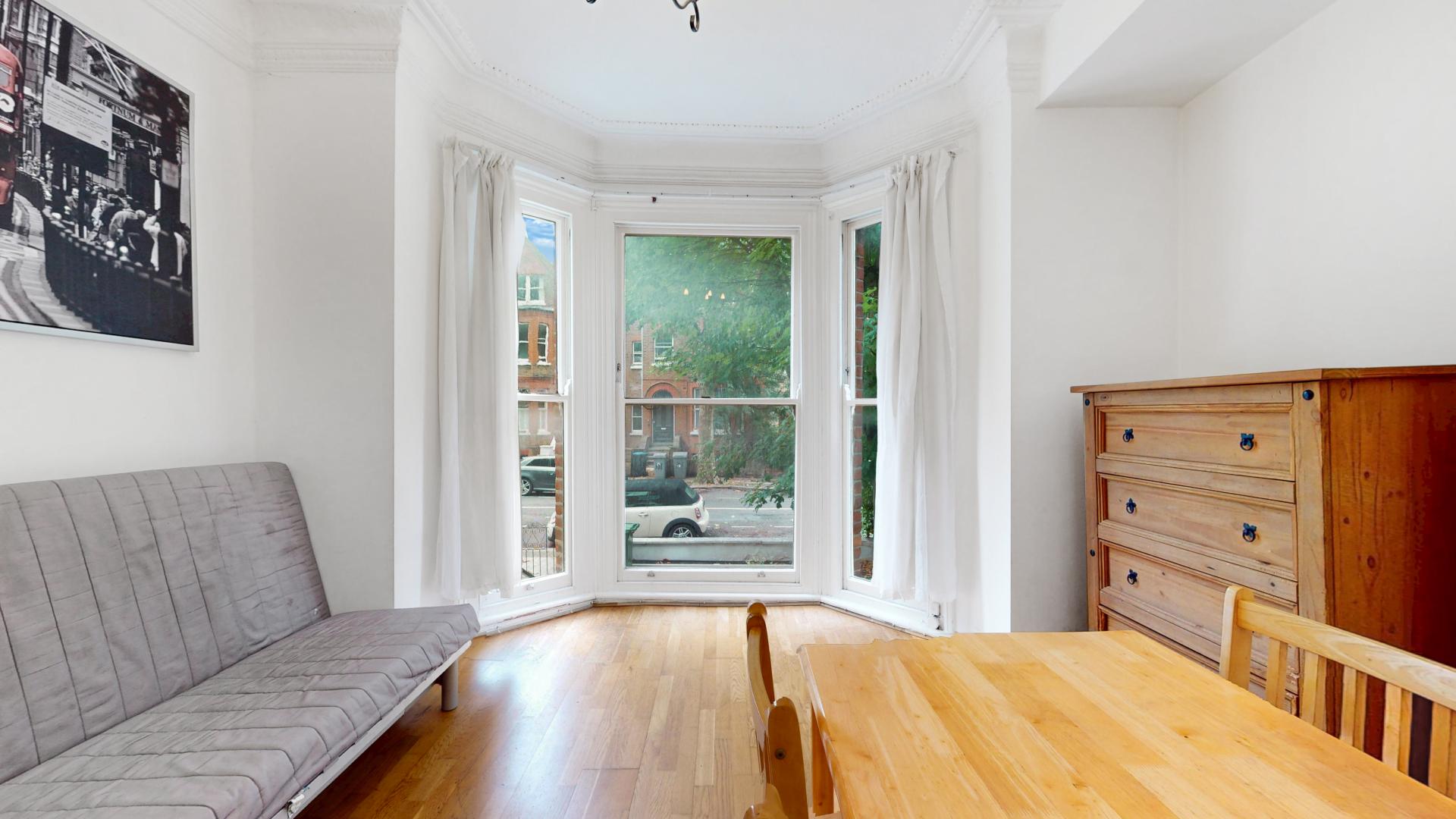 			1 Bedroom, 1 bath, 1 reception Flat			 Brondesbury Villas, QUEENS PARK